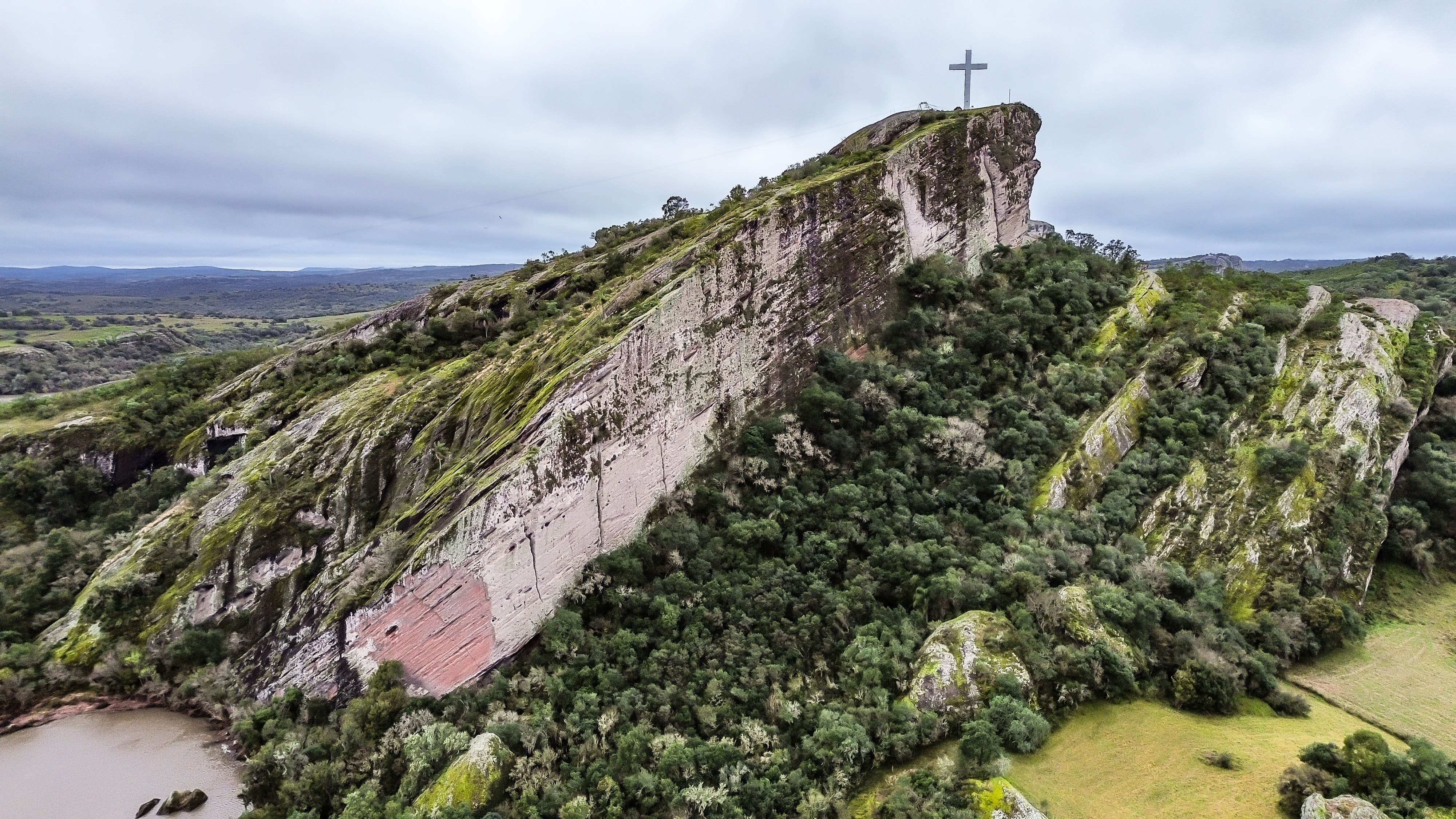 Pedra da Cruz comprimida.jpg